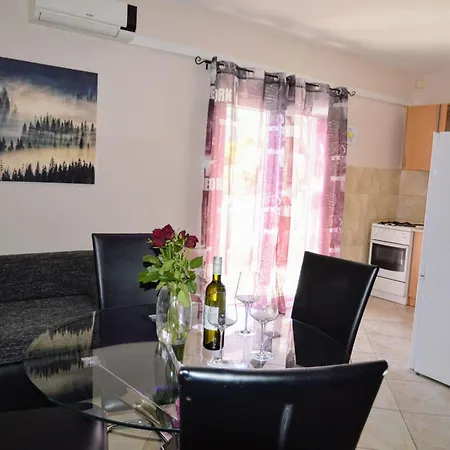 Schoene In Strandnaehe By Interhome Apartman *