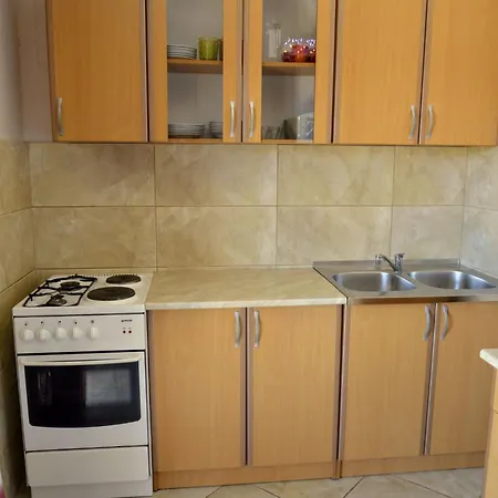 Schoene In Strandnaehe By Interhome Apartman