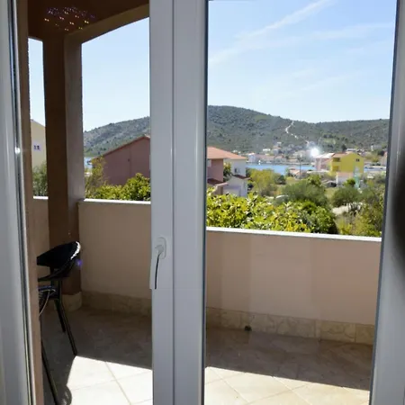 Apartman Schoene In Strandnaehe By Interhome Vinisce