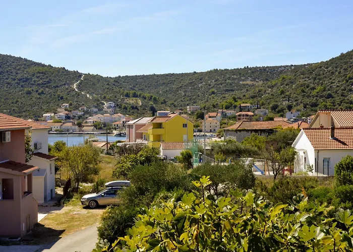 Schoene In Strandnaehe By Interhome * Vinišće