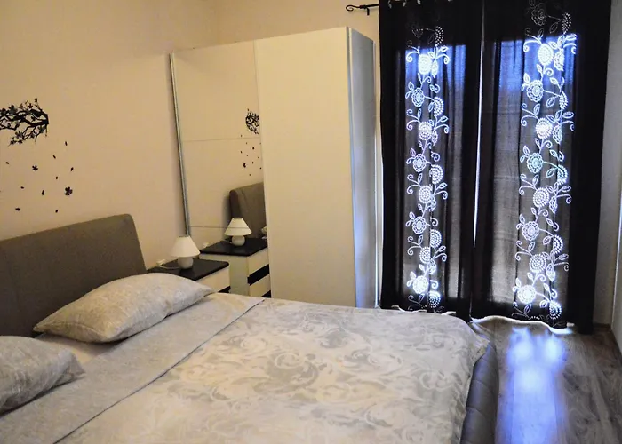 Schoene In Strandnaehe By Interhome Apartament Vinišće